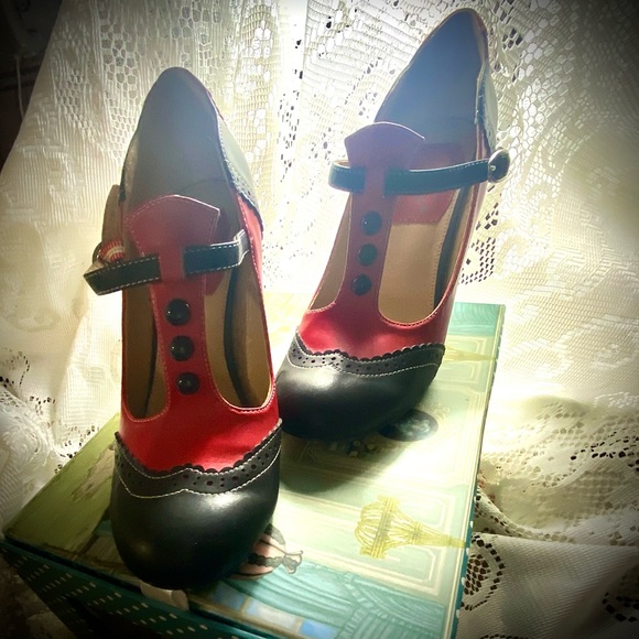 Kitten D’Amore Sexy Siren Veronique dark red Heels 6.5 - Picture 3 of 9